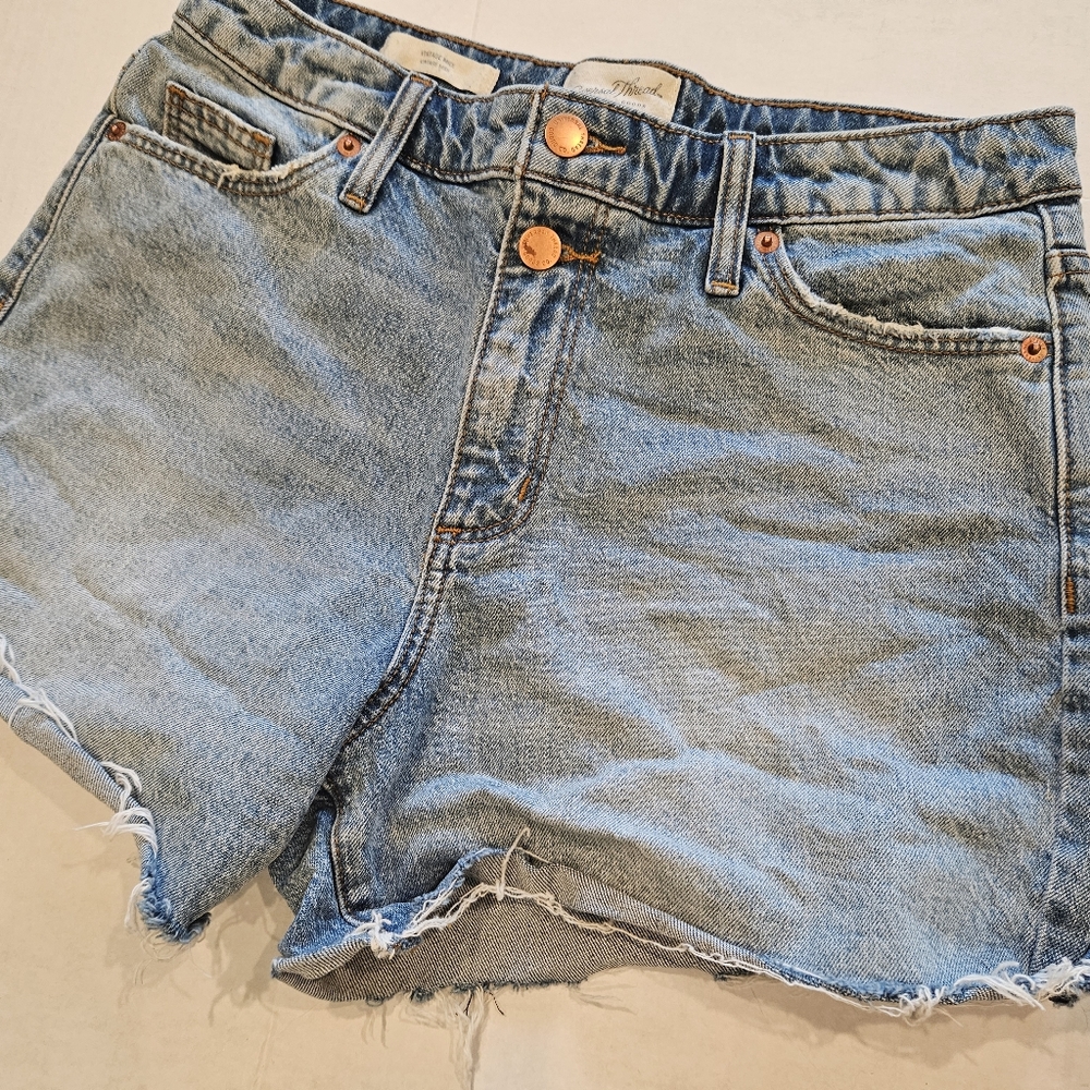 Iniversal Thread,EUC, Vintage Midi Jean Shorts, Size 6 - Picture 4 of 12